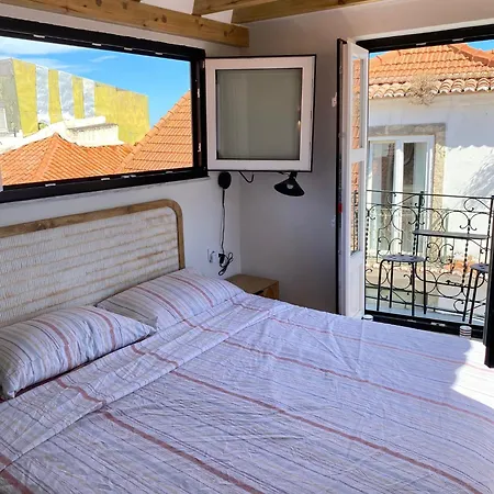 Duplex Alfama, River Views & Hydromassage Апартаменти